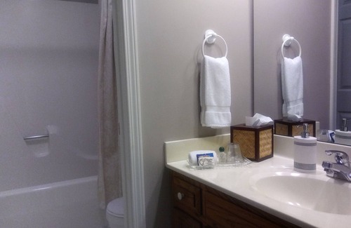 Monterey Bed & Breakfast | Garden Inn Bed & Breakfast at Bee Rock