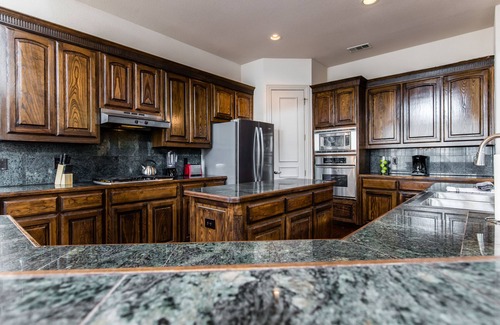 Plano House | Garden Laurel: 5-Bedroom Placid Getaway