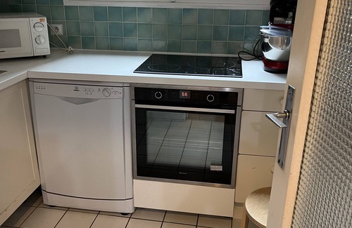 Quartier du Petit-Montrouge Apartment | Garden Level 2 Bedroom Apartment Near Parc Montsouris