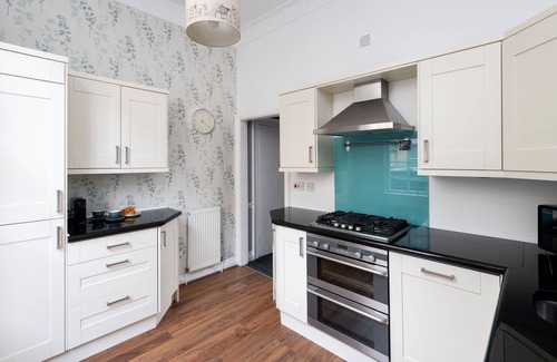 Bath Apartment | Garden maisonette in Bath city centre