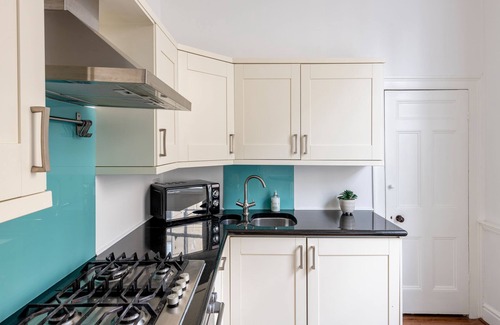 Bath Apartment | Garden maisonette in Bath city centre