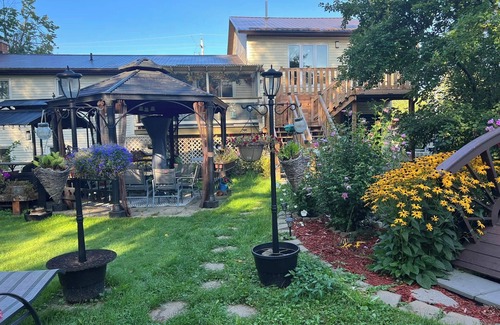 Alcona Apartment | Garden Oasis 2Bed Private Apt. - Walk to Lake Simcoe!