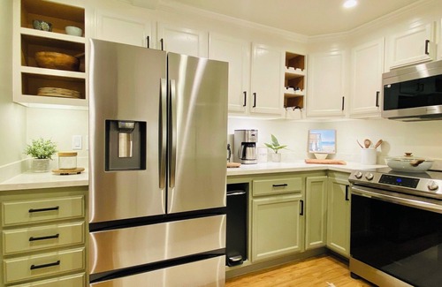 Upper East House | Garden Place Downtown near Arts & Theatre District