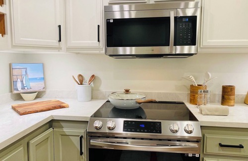 Upper East House | Garden Place Downtown near Arts & Theatre District