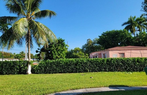 Golden Glades House | GARDEN PLACE MIAMI