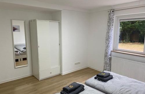 Weißbach Apartment | Garden Retreat - Küche - Bad - Garten
