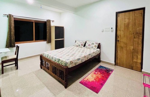 Aldona Bed & Breakfast | Garden-View AC Room in a Villa