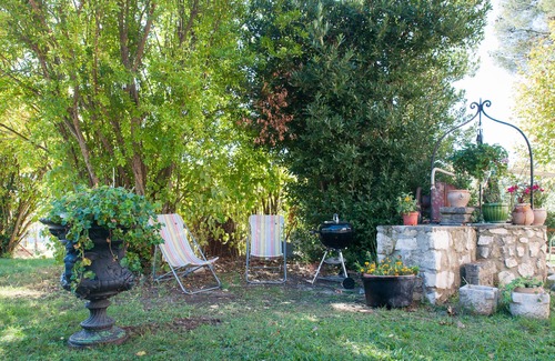 Aix-en-Provence Apartment | Garden view apartment