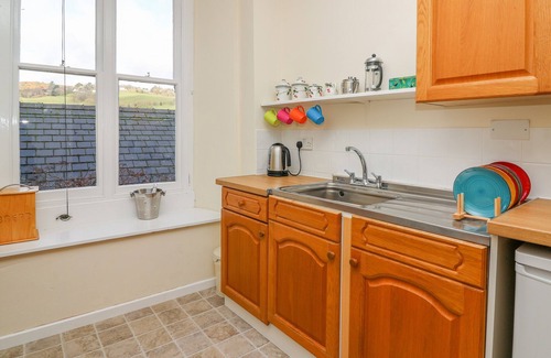 Kington Cottage | GARDEN VIEW, character holiday cottage in Kington
