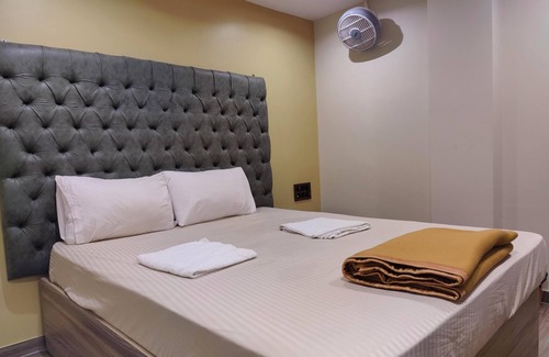 Goregaon West House | Garden View Inn