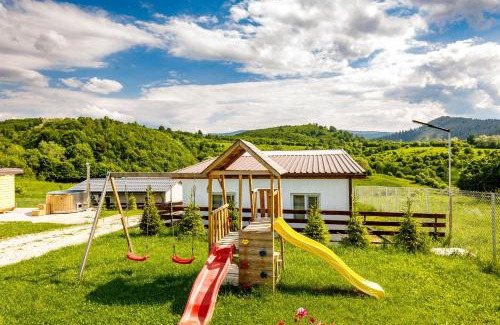 Bughea de Sus House | Garden Village Retreat