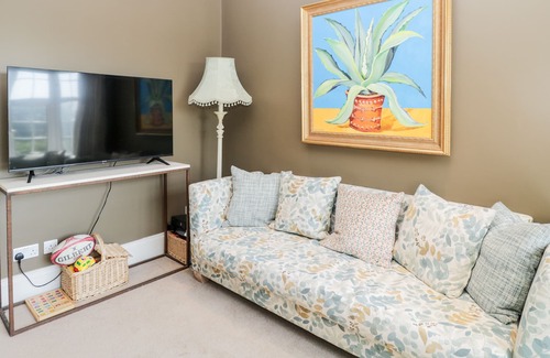 Hungerford House | GARDENERS COTTAGE, pet friendly, with a garden in Hungerford