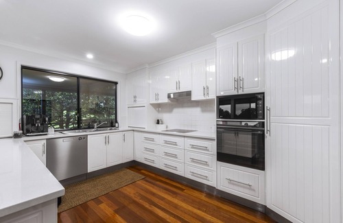 Maleny House | Gardners Falls Farm - Gardners Falls Farm Luxury Farm just 2 mins from Maleny Town Centre