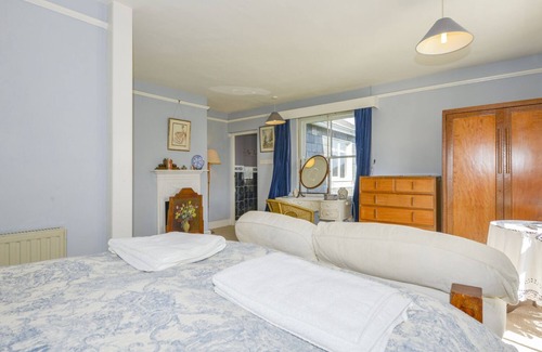 South Brent House | GARFIELD HOUSE, pet friendly, with open fire in South Brent