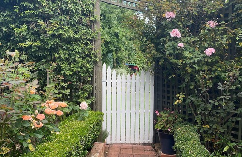 Hamilton Cottage | Garland Cottage Bed & Breakfast
