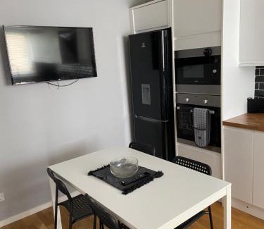 Mosborough House | Garland way 2 bed house Sheffield free parking 5 min from m1