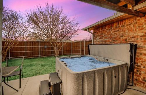 Garland House | Garlands Hidden Gem 4 Bedrooms Hot Tub Patio
