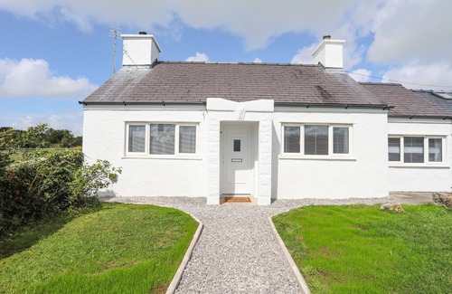 Brynteg Cottage | GARNEDD RHOS, family friendly, character holiday cottage in Benllech