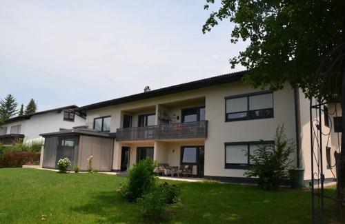 Winkl Apartment | Garten-Ferienwohnung 68 qm für 2 - 4 Personen, 2 separate Schlafzimmer