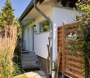Petershagen Apartment | GartenApartment Strandgut mit Outdoor Whirlpool und Garten