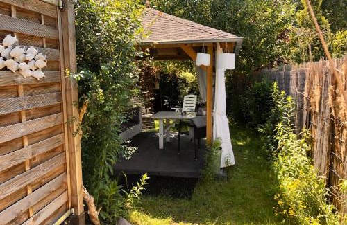 Petershagen Apartment | GartenApartment Strandgut mit Outdoor Whirlpool und Garten