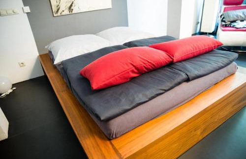 Ehrenfeld House | Gartenzimmer in Atelierwohnung