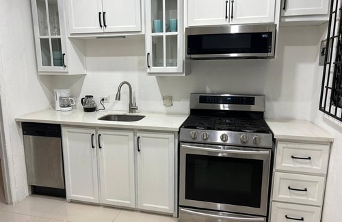 Trincity House | Garth HousenEntire house in Trincity WiFi, AC, Indoor/Outdoor Dinning Hot Water