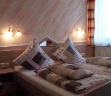 Maibrunn Hotel | Gasthof-Hotel Dilger