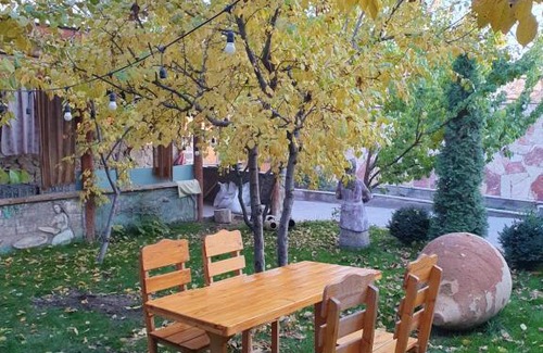 Garni House | Gata House