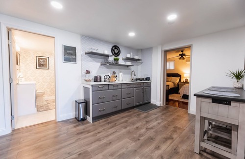 La Sierra Apartment | Gated Suite - King Bed, Cozy, Quiet, Kitchen, Pool