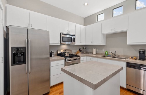 Woodlake - Briar Meadow House | Gated Townhouse 2BR/2BA near Galleria & Downtown