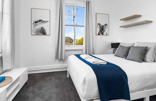 Borenore House | Gatekeepers Cottage | Chic & Relaxed