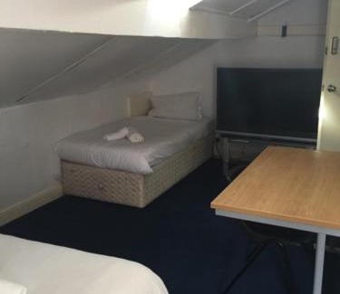 Cleckheaton House | Gateway Lodge
