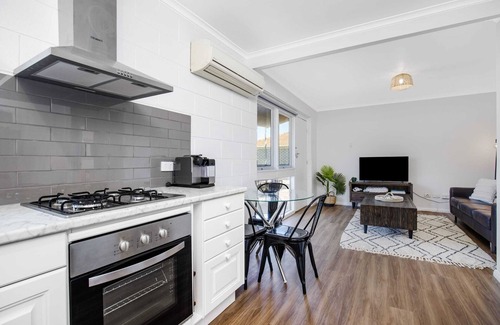 Bedford Park Apartment | Gateway Retreat near Flinders Uni & Hospital