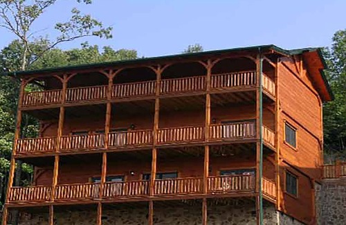 Gatlinburg Cabin | Gatlinburg - 5 Star Lodge - 5 Bdrms.