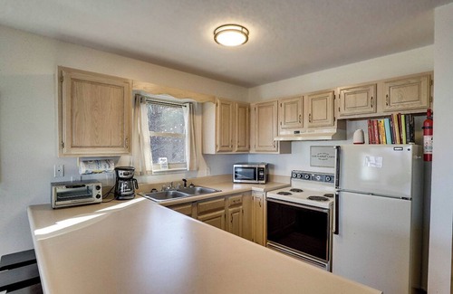 Chalet Village Cabin | Gatlinburg - Chalet All Day - 3 Bedrooms - Sleeps 10