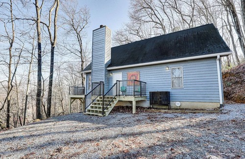Chalet Village Cabin | Gatlinburg - Chalet All Day - 3 Bedrooms - Sleeps 10