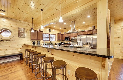 Gatlinburg Cabin | Gatlinburg - Mount LeConte Mansion - 10 Bedrooms - Sleeps 26