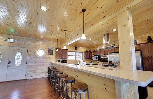 Gatlinburg Cabin | Gatlinburg - Mountaintop Mansion - 9 Bedrooms - Sleeps 32