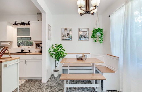 Greater Pinellas Point House | Gattu Stay— Sunroom w/TV & Games, Outdoor Fire Pit, Walk to the Bay!
