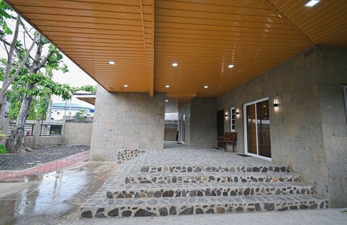 Dumaguete House | GAVs Abode: Your Spacious and Peaceful home in Duma