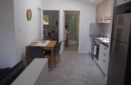 Gawler West Villa | Gawler Garden Retreatn2-br unit in Evanston, Gawler SA 20min to Barossa Valley.