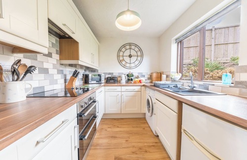 Allithwaite Cottage | Gorgeous cottage Walk to pub Free access to Spa: Hot tub,swimming pool
