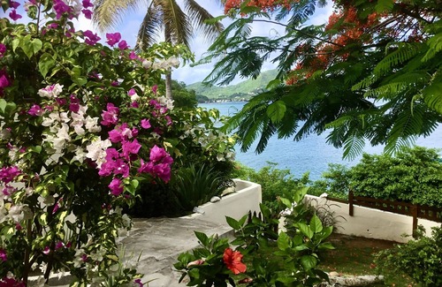 Hillsborough Villa | Beachfront Villa Quiet Location Tropical Garden with private access to the beach