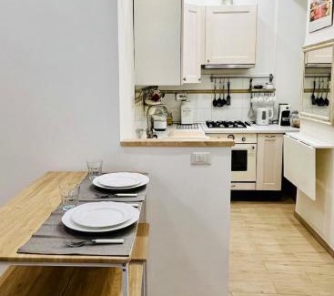 Roman Ghetto Apartment | GDR Apartment - City Center