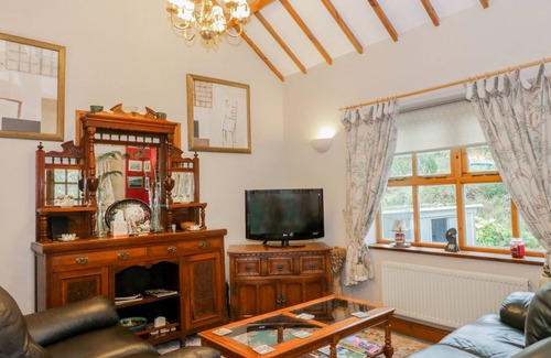 Eglwysbach Cottage | GELLI GLUD, pet friendly, character holiday cottage in Eglwysbach