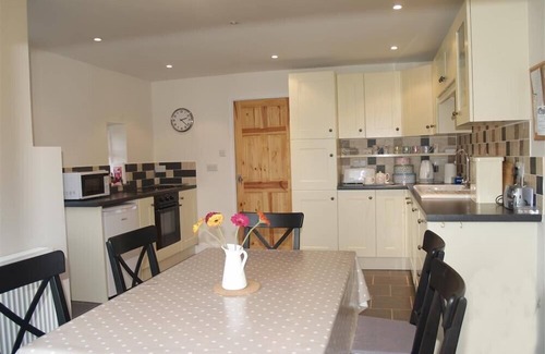 St Dogmaels Cottage | GELLIFOR, pet friendly, with open fire in St Dogmaels