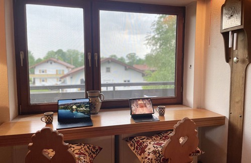 Windschnur Apartment | Gemütlich mit Bergblick & Kamin Am Chiemsee