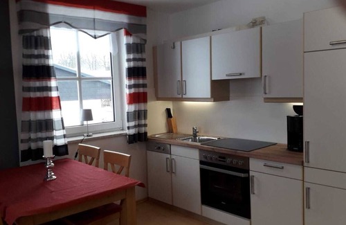 Bad Steben Apartment | Gemütliche 45qm Ferienwohnung, Naturholzmöbelausstattung