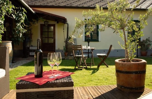 Heiligenkreuz Apartment | Gemütliche Ferienwohnung Salettl im Herzen des Wienerwalds